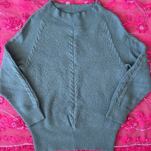 Veveret Sweaters - muted blue knit sweater